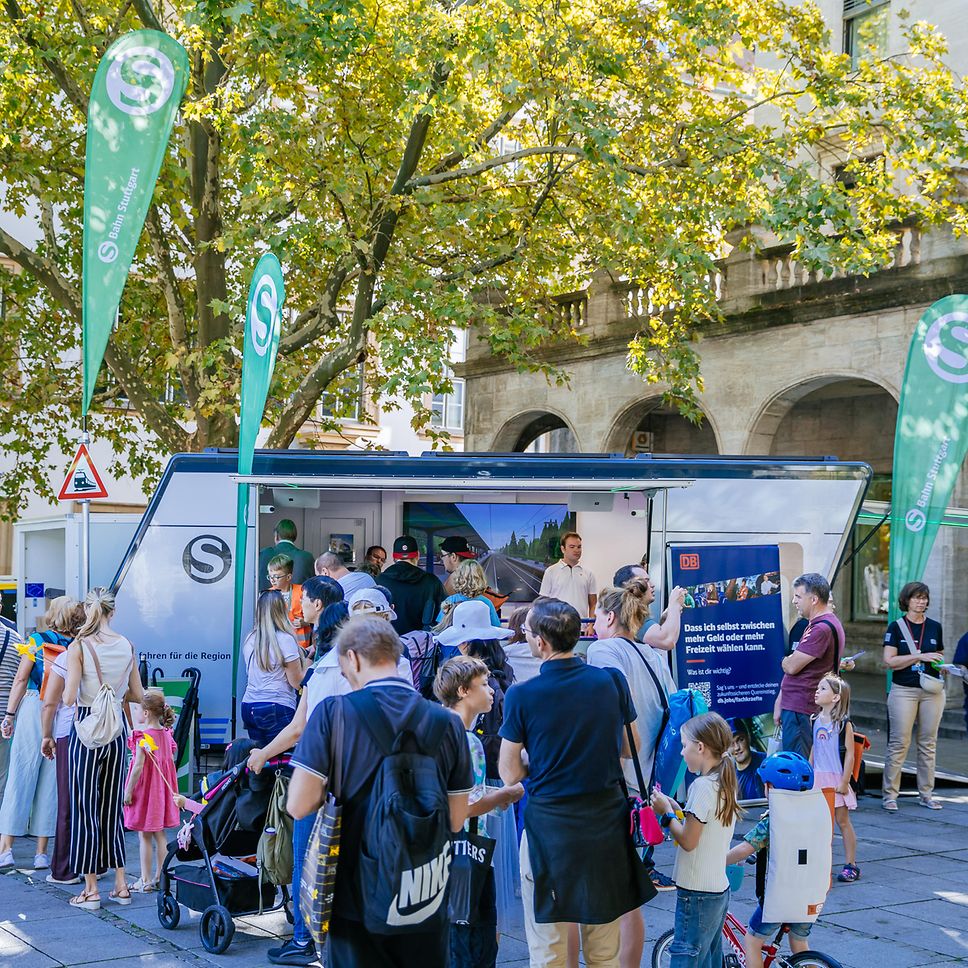 Das Infomobil der S-Bahn Stuttgart bei dem Tag der Schiene.