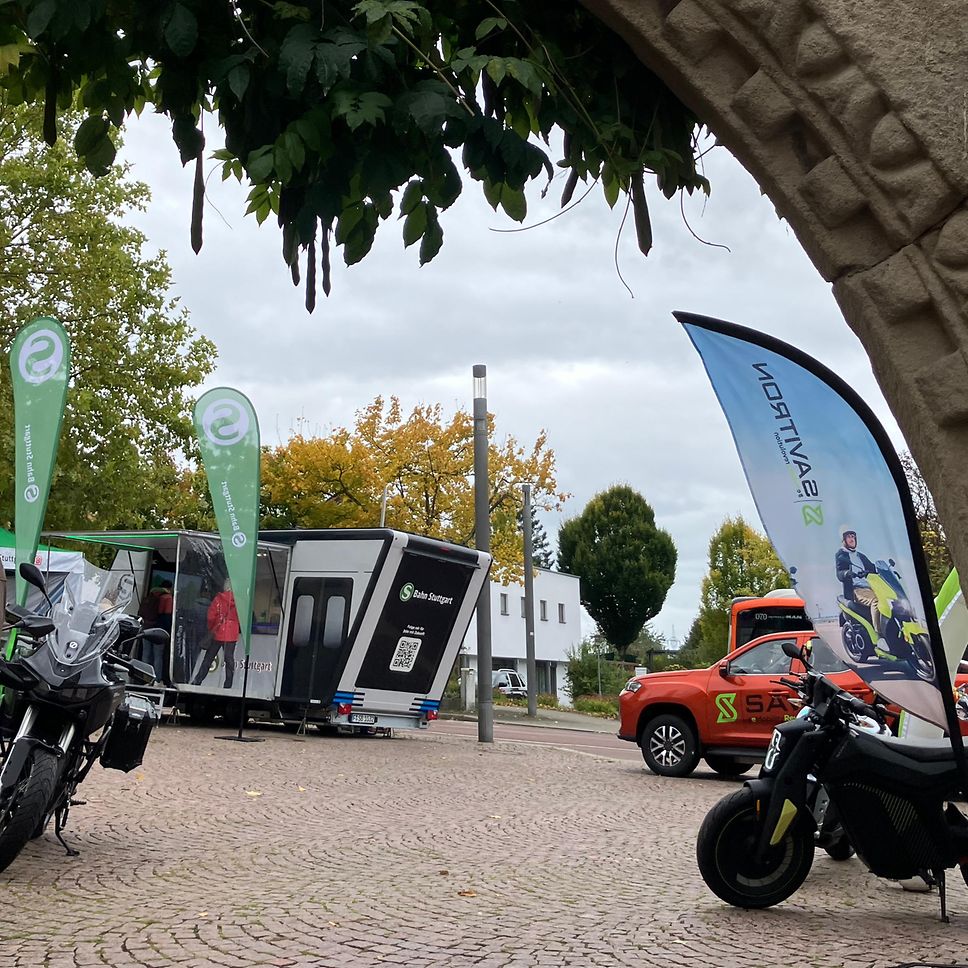 Das Infomobil der S-Bahn Stuttgart auf den Plochinger Herbst.