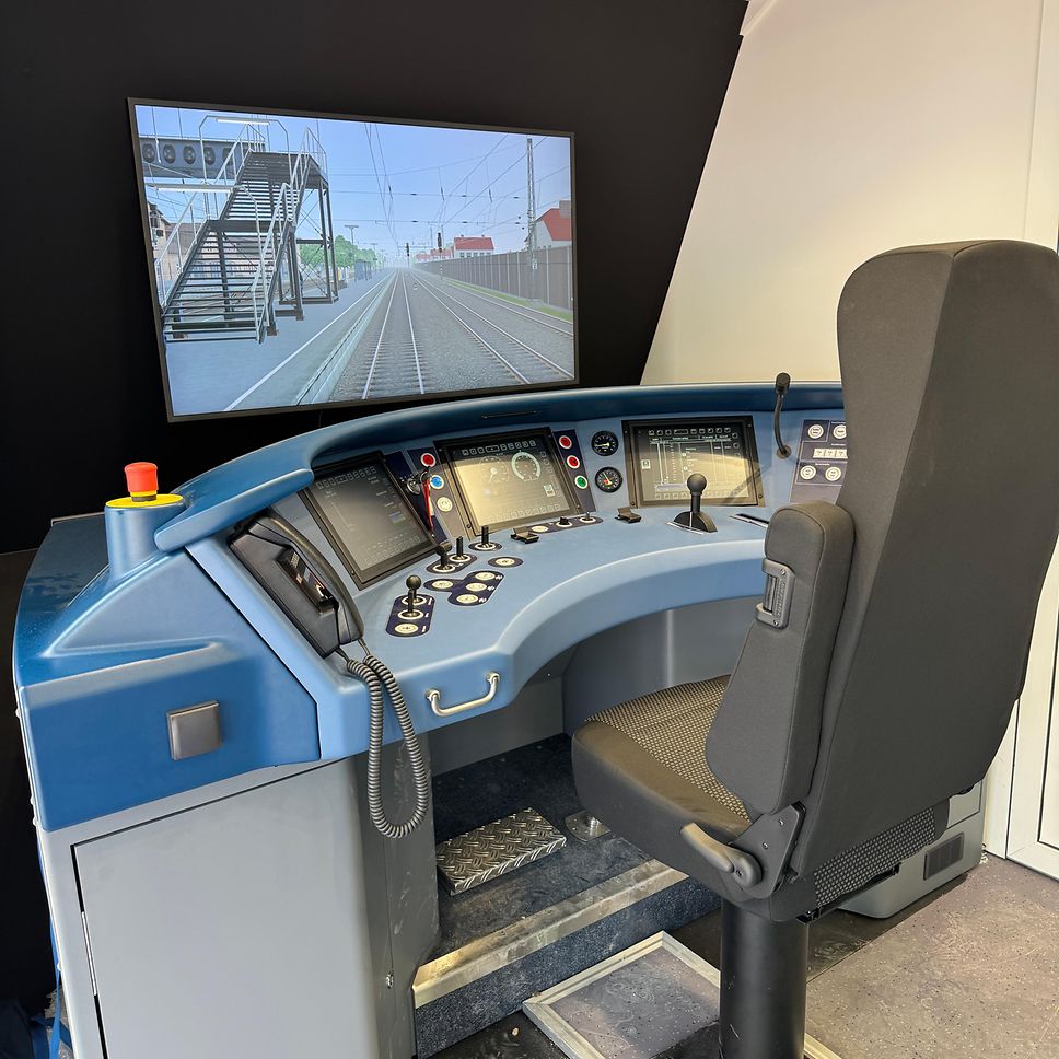 Unser neuer S-Bahn-Simulator im Infomobil.