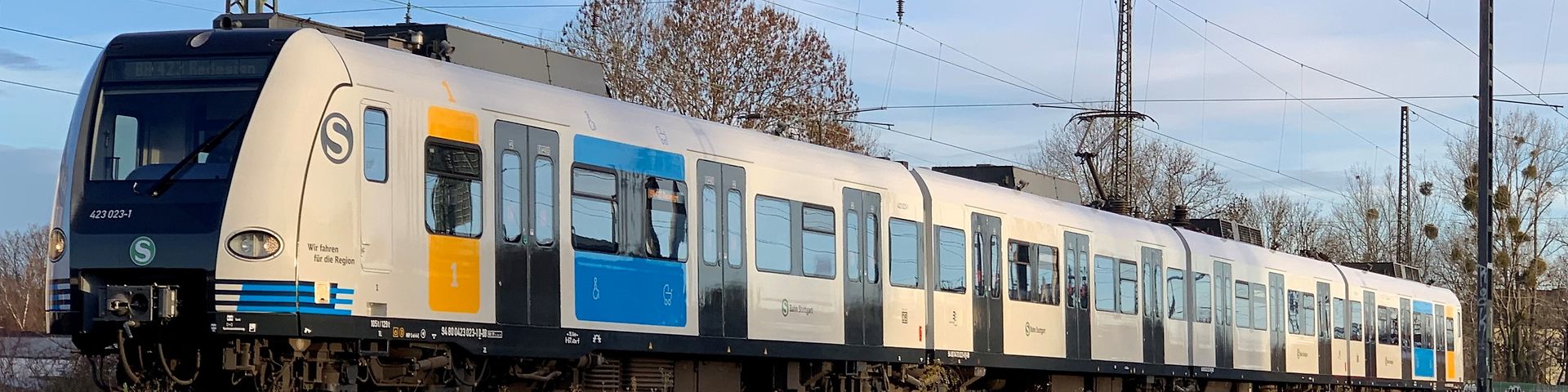 Erste S-Bahn mit neuem, smartem Außendesign